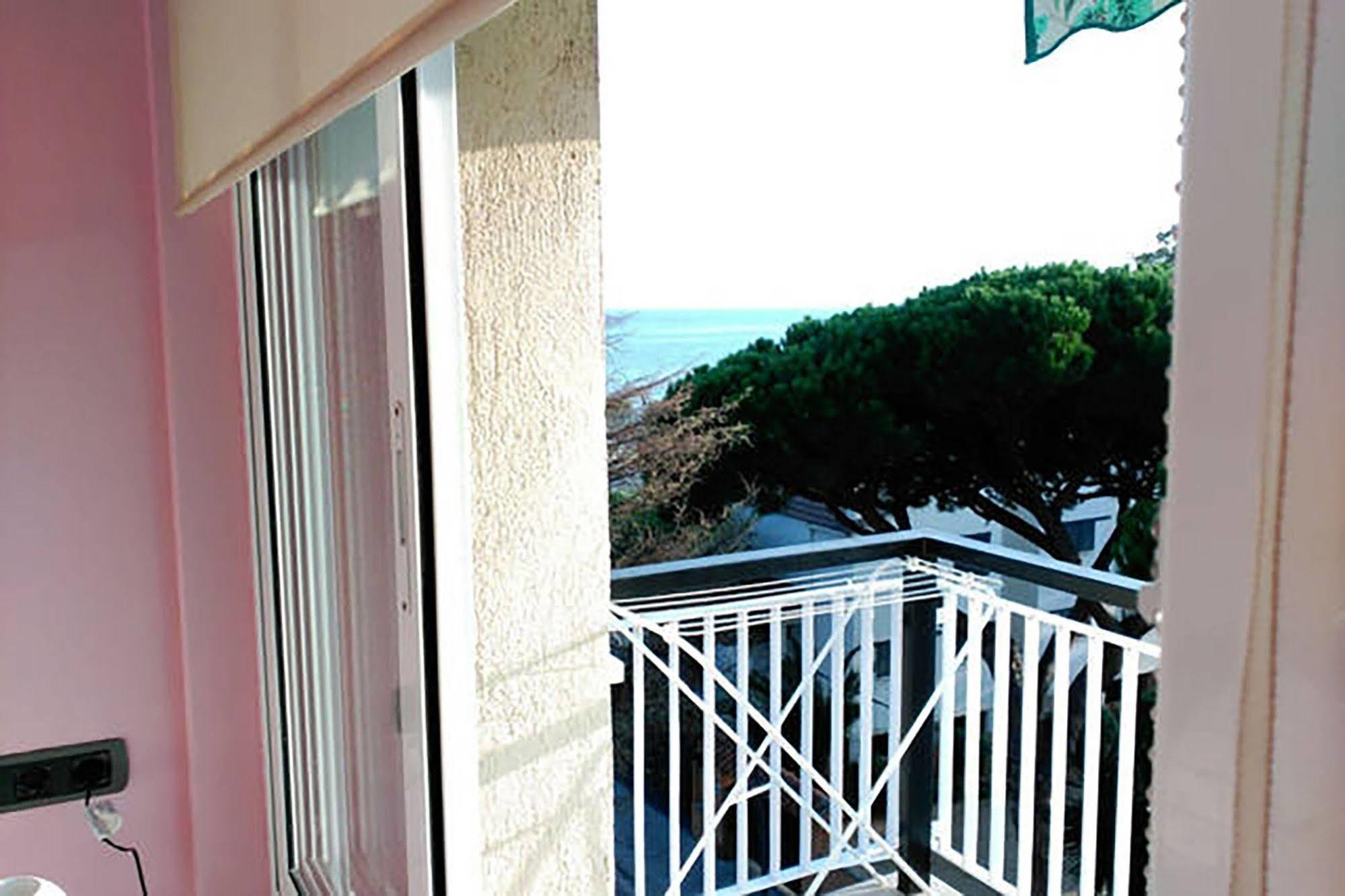 Apartment Llavaneres I Sant Andreu de Llavaneres Eksteriør bilde